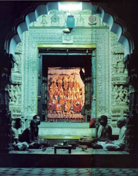 The Singing at some Jagannatha Puri Temples goes on 24 Hours,  1976
