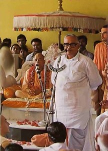 Chief minister J. Vengal Rao addresses crowd at opening ceremony of ISKCON Hyderabad. 1976.
