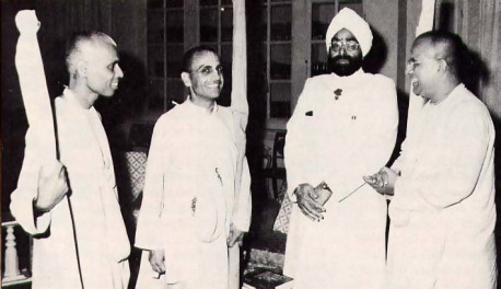 President Giani Zail Singh of India (second from right) chats with His Holiness Lokanatha Swami (at far left), His Holiness Nava-yogendra Swami (on the president's right), and Srila Gopala Krsna Goswami.