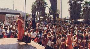 Srila Ramesvara Swami, coordinator of the L. A . celebration, addresses the crowd on the science of God consciousness and the significance of Ratha-yatra.