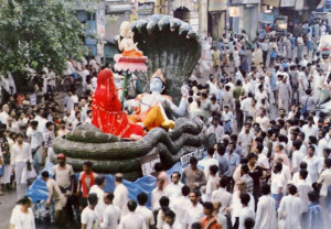 One of the floats featured Laksmi-Narayana (the goddess of fortune and the Supreme Lord, Narayana, her husband) and Brahma atop a lotus flower.