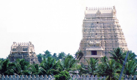 Ranganatha is the largest Visnu temple in India. Two of the seven giant gopuras (gateways) tower over the countryside and can be seen for miles.