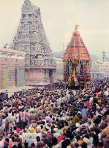 The Lord's gigantic chariot is dwarfed by the dome over the main entrance to the temple compound.