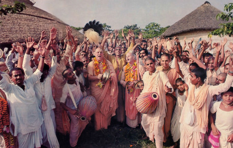 At a recent festival in Mayapur, West Bengal, Bhakti Raghava Swami chants Hare Krsna with Srila Jayapataka Swami Acaryapada and villagers from throughout India.