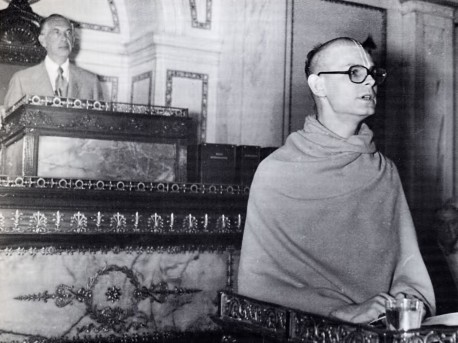 Ravindra Svarupa presenting invocaton at Philedalphia 1973