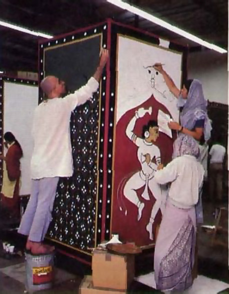 painting festival gateways in authentic style