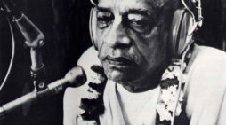 Broadcasting Krsna’s Glories — The Biography of Srila Prabhupada Broadcasting Krsna’s Glories — The Biography of Srila Prabhupada