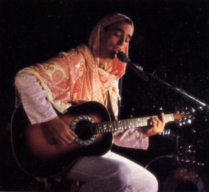 Mahavirya dasa sings of Krsna in Montreal.