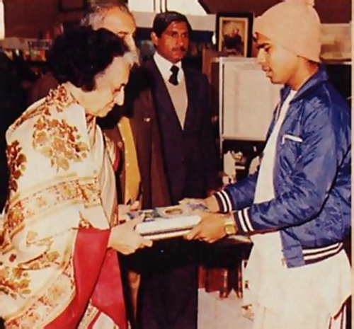 Indira Gandhi Accepts Bhagavatam