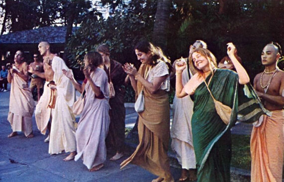 Siddha Svarupa Surrenders His Disciples to Srila Prabhupada